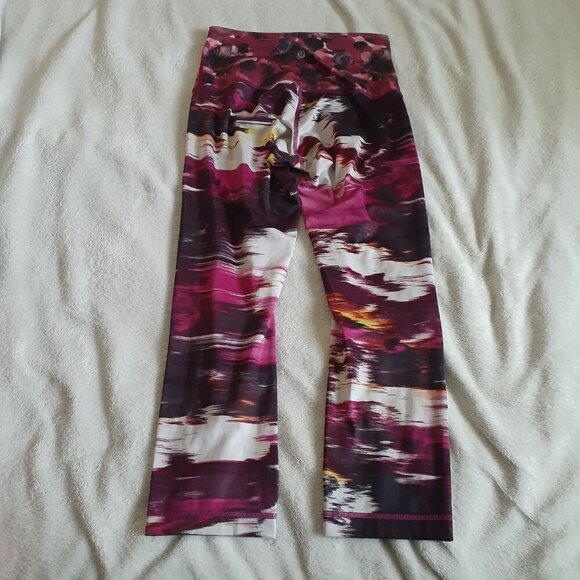 Lululemon Women's Size 6 Wunder Under Wild Berry Rumble Cropped Leggings - Picture 8 of 12